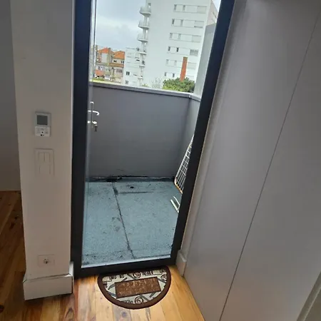 Apartman Fontainhas 1br Topfloor With Balcony Porto