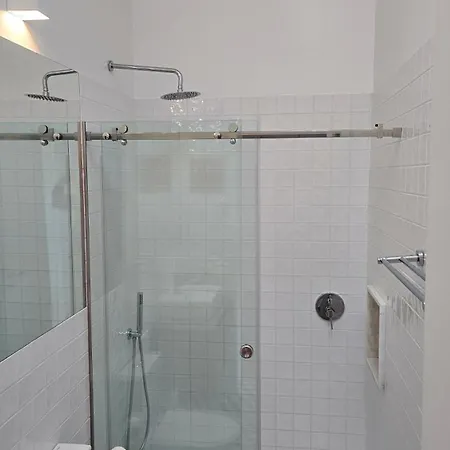 Fontainhas 1br Topfloor With Balcony Porto