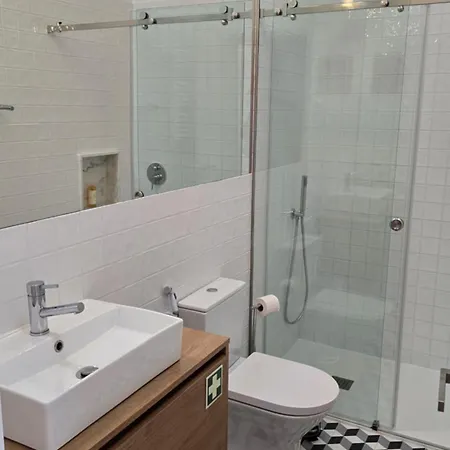 Fontainhas 1br Topfloor With Balcony * Porto