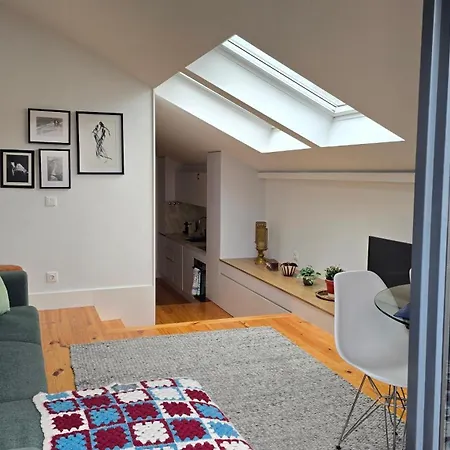 Fontainhas 1br Topfloor With Balcony Apartman Porto